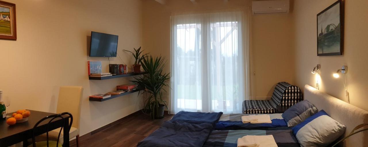 Buzavirag Apartmanhaz Балатонакали Экстерьер фото