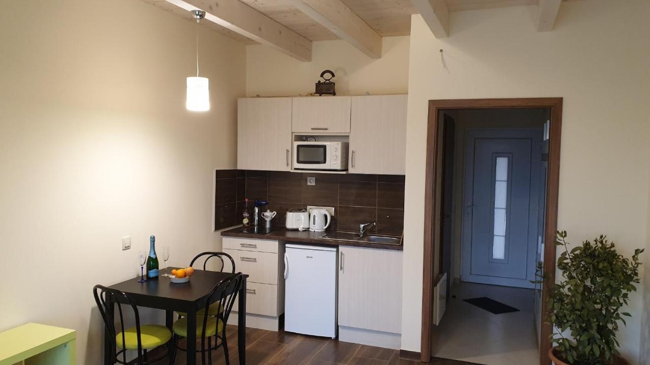 Buzavirag Apartmanhaz Балатонакали Экстерьер фото